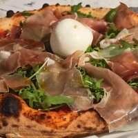Pizza Burrata - Panuozzo e Pizza da Tina Capaccio