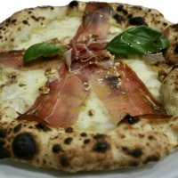 Pizza provola e speck - Panuozzo e Pizza da Tina Capaccio