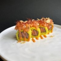 502 Spicy salmon 8pz - SHINKO SUSHI