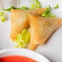 TRIANGOLO DI CURRY FRITTO 4PZ - Moko Sushi