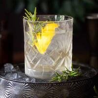 WHITE NEGRONI - Monréal Lounge&BurgerBar