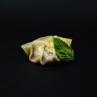 Miso, Melanzane, Mayo Veg, Basilico e Fiocchi di tempura - Oh, My Gyoza.