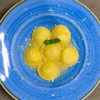 Ravioli con Ricotta di Bufala, Burro e Limone - PrimeQuerce Mezza Pensione