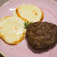 Hamburger da 200g con Scamorza di Bufala Alla Piastra - PrimeQuerce Mezza Pensione