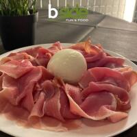 TAGLIERE PROSCIUTTO DI PARMA DOP, BURRATA PUGLIESE - Galleria Bside