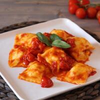 Ravioli con ricotta di bufala e sugo di pomodorini - Gusto Agropoli