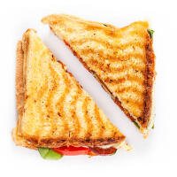 Toast Salame Provola Insalata Pomodori - Lo Sparviero