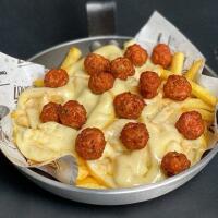 Patate Fritte con polpettine e Formaggio fuso - Hamburgeria 82