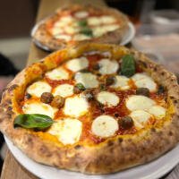 L'abbraccio e mammà - Pizza e Core