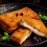 Mozzarella in carrozza - Pizzeria La Malafemmena