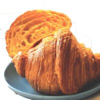 Croissant artigianale di nostra produzione. VEGANO - QUEENS CAFFÈ BISTROT