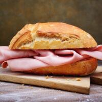 Pane e Mortadella - La bontà della carne