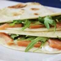 PIADINA MULTICEREALI SALMONE - Giza Caffè Gelateria molfetta
