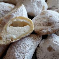 Calzoncelli con la ricotta - Il caseificio della masseria d'Elia