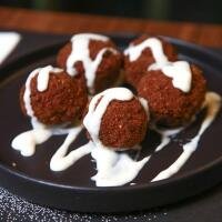 Polpette con fonduta di parmigiano reggiano - Pizzeria Pepe Nero