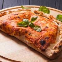 Calzone Fior di Latte e Prosciutto Cotto - Pizzeria T'Impasto