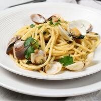 Spaghettone di Gragnano IGP vongole e lupini - Lido Santa Maria