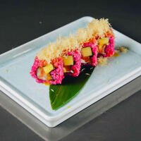 U16 - URAMAKI SALMON MANGO ROLL 4PZ - Z9 Sushi Pozzuoli