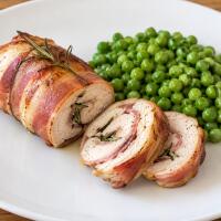 Rolatina di pollo con contorno di piselli - Minuetti LAB