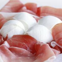 Prosciutto di Parma stagionato e bocconcini di bufala - Ristorante Il Brigantino