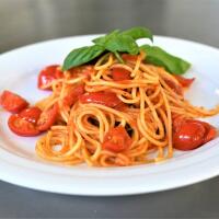 Spaghetto al pomodorino fresco - Ristorante Il Brigantino