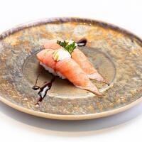 084.- Nigiri salmone flambe e philadelphia - Leon D'Oro Sushi - Cassola